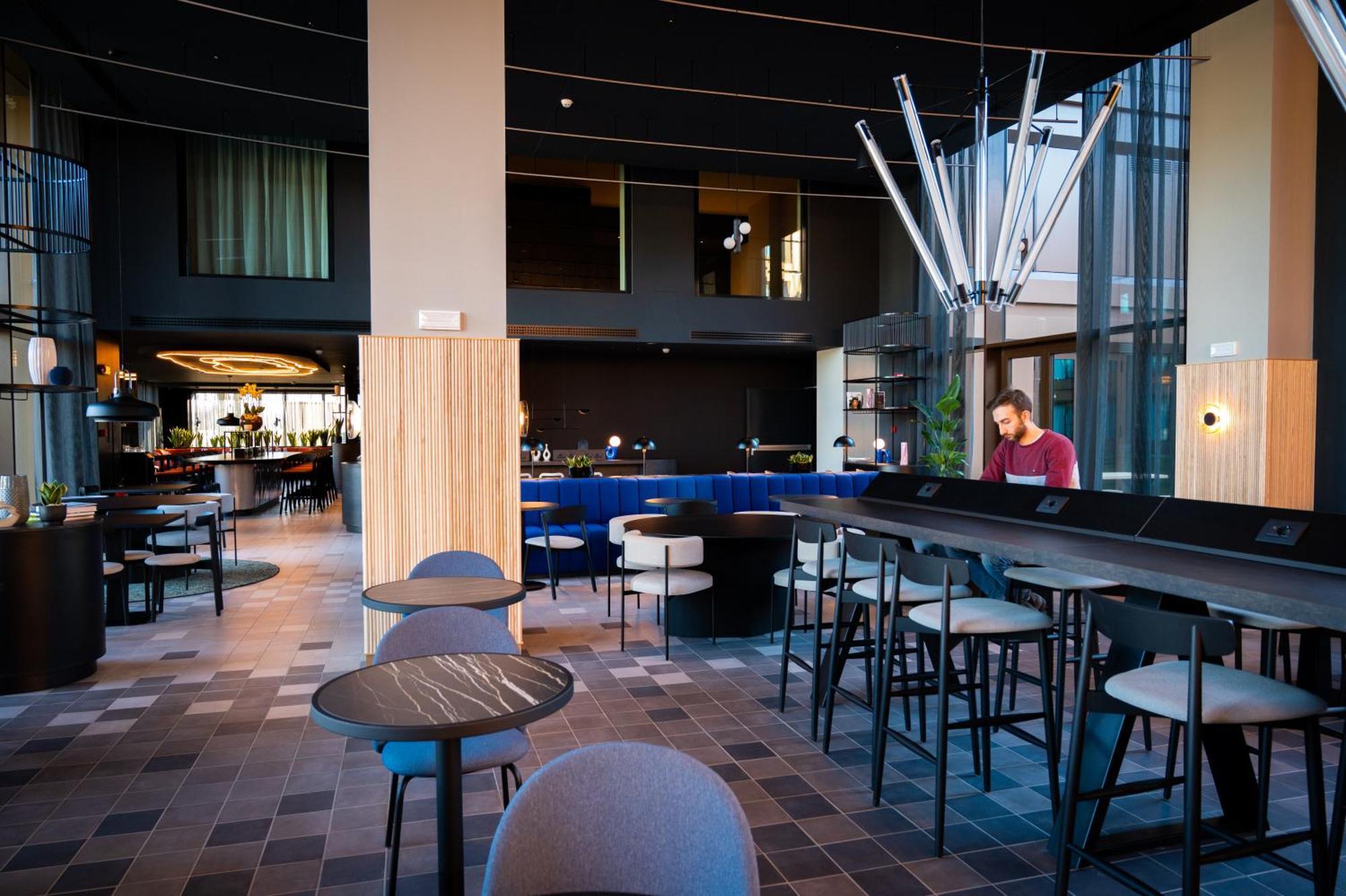 Отель Tribe Milano Malpensa Виццола-Тичино Экстерьер фото