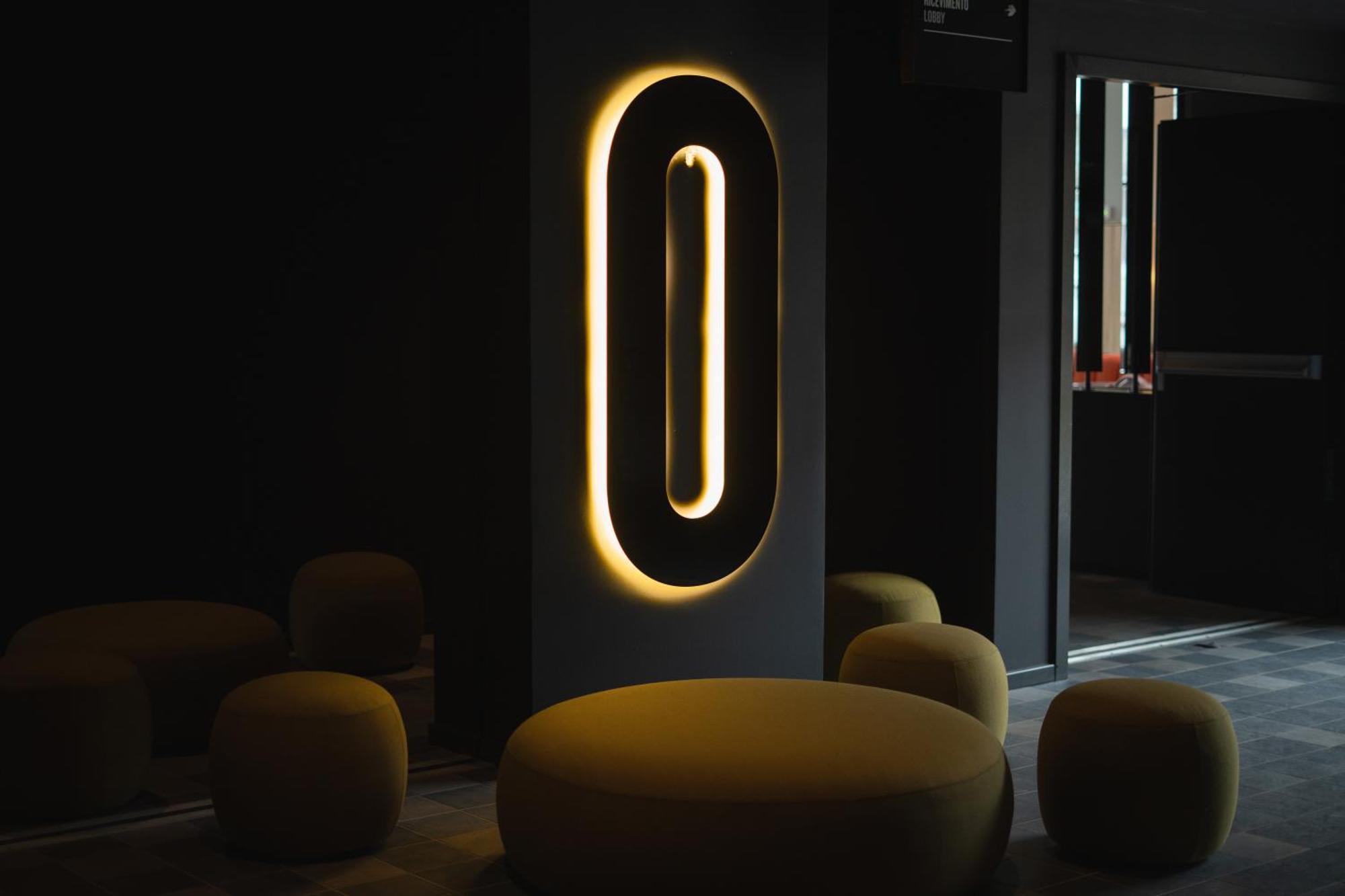 Отель Tribe Milano Malpensa Виццола-Тичино Экстерьер фото